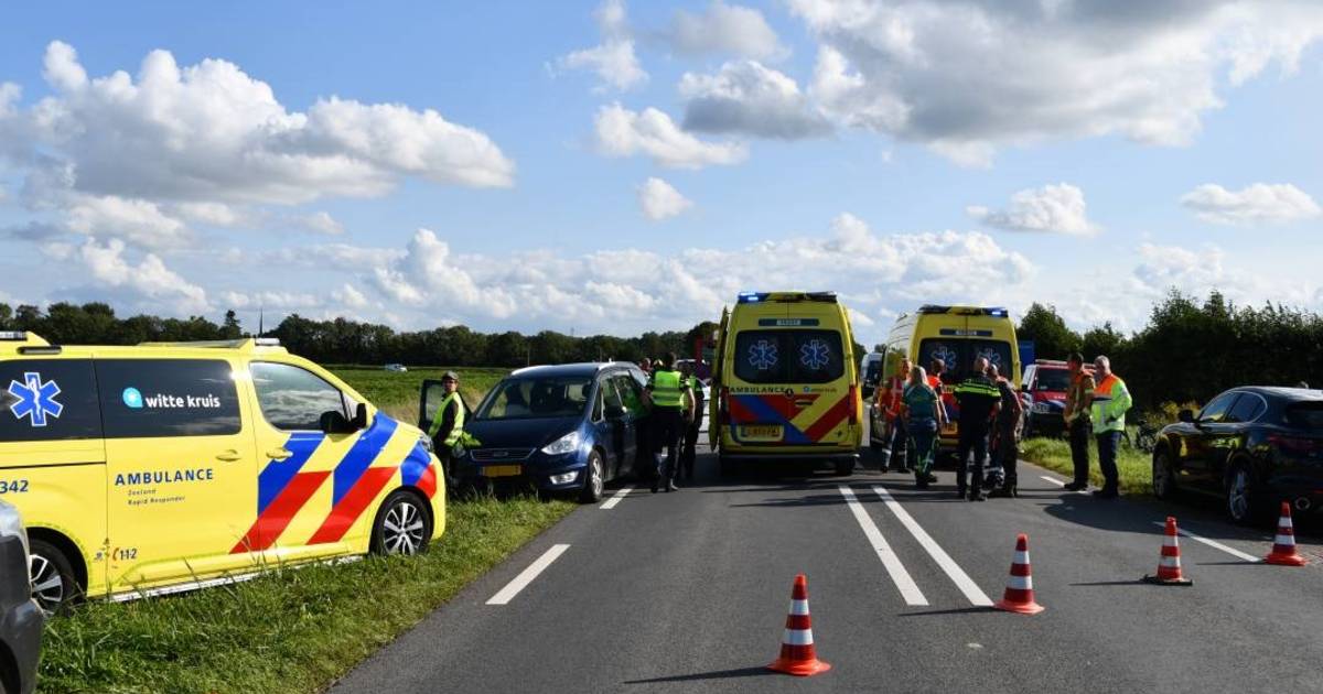 Meerdere gewonden bij ongeval in s-Gravenpolder; auto belandt op akker.