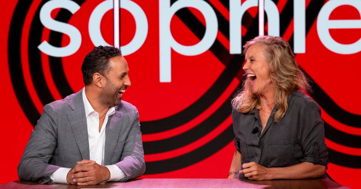 Talkshow Khalid & Sophie mag door van NPO Show AD.nl