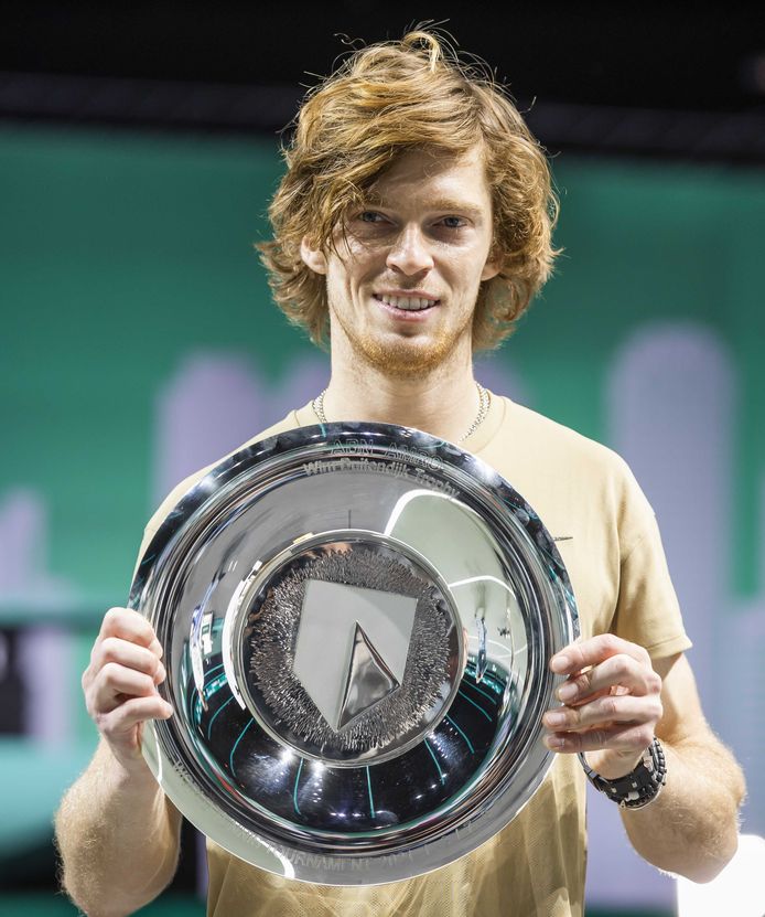 2021-03-07 18:44:38 ROTTERDAM - Andrey Rublev (RUS) wint de finale van het ABN AMRO World Tennis Tournament van Marton Fucsovics (HUN)  . Het ATP toernooi in Ahoy vond vanwege de coronapandemie zonder publiek plaats. ANP KOEN SUYK