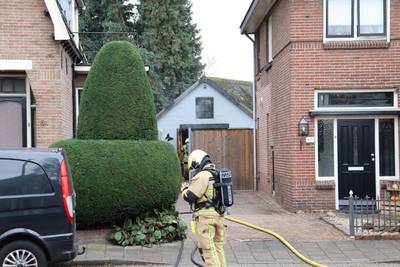 Veel rook bij schuurbrand in Borne, Grotestraat afgesloten