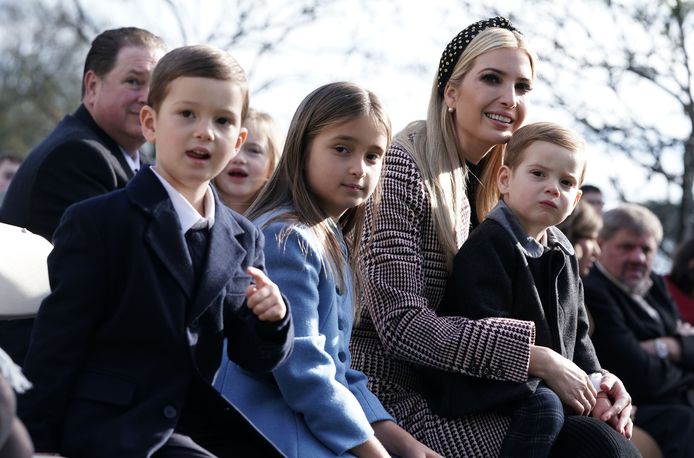 Ivanka Trump met haar drie kinderen. Van links naar rechts: Joseph, Arabella en Theodore Kushner. De foto dateert van vier jaar geleden.