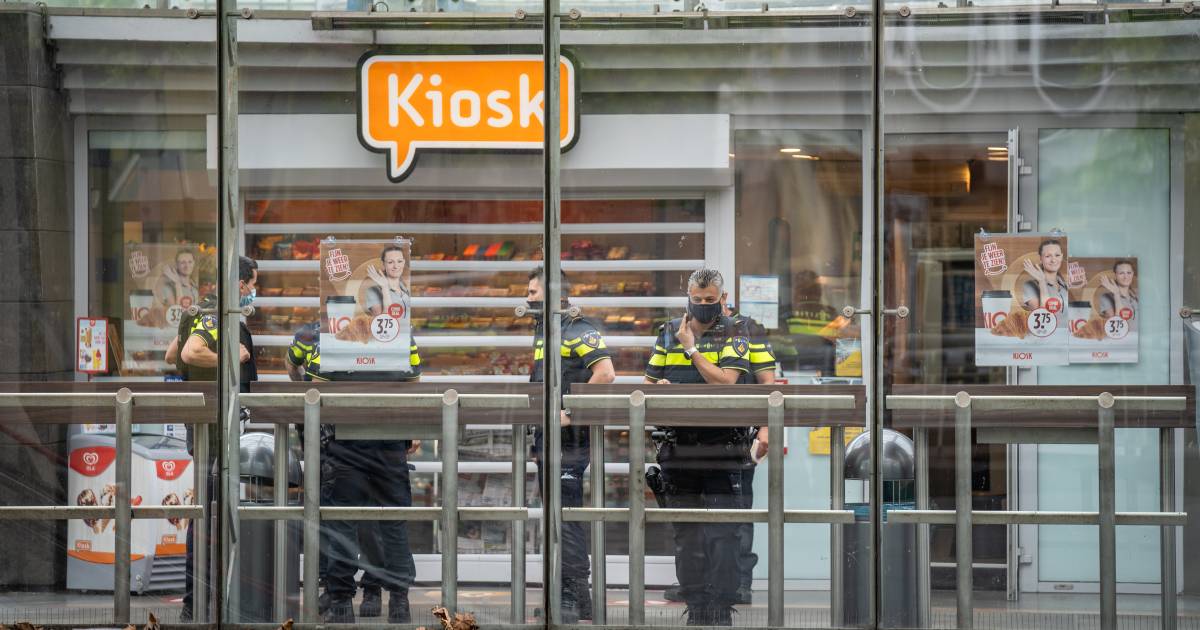 De twintiger pleegde drie overvallen in slechts een ruime week tijd .