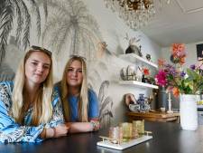 Enschedese zussen Fabiënne (19) en Valerie (18) hoeven na commotie hun huis nog niet uit