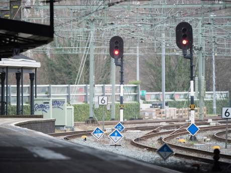 Treinverkeer tussen Zwolle en Deventer weer hervat na seinstoring