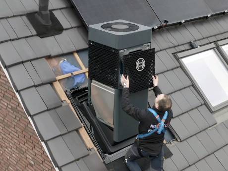 Deventer bedrijf maakt warmtepomp in schoorsteen: ‘Minder kans op overlast’
