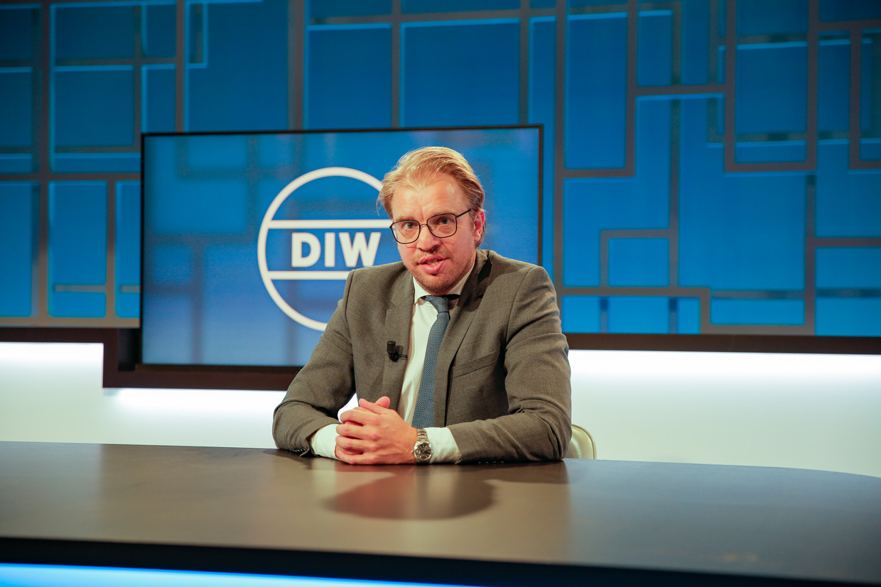 Jan Jaap van der Wal presenteert 'DIW'. Beeld VRT