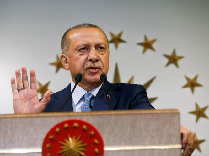 Turkse kiescommissie roept Erdogan uit als winnaar, oppositiepartij erkent nederlaag
