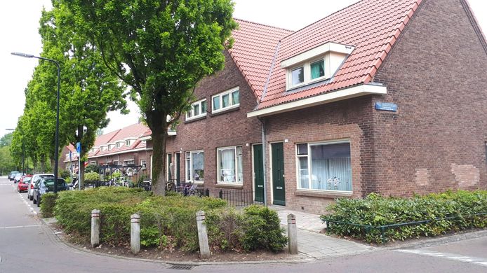 De Cronjéstraat. Het tweede huis van rechts, was het huis van het vluchtelingengezin.