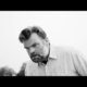 SJ Hoffman schrijft song voor Canvas-docu ‘Het scheldepeloton’, bekijk de beklijvende clip met Stefaan Degand