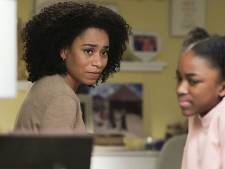 Grey's Anatomy-actrice Kelly McCreary zwanger van eerste kind