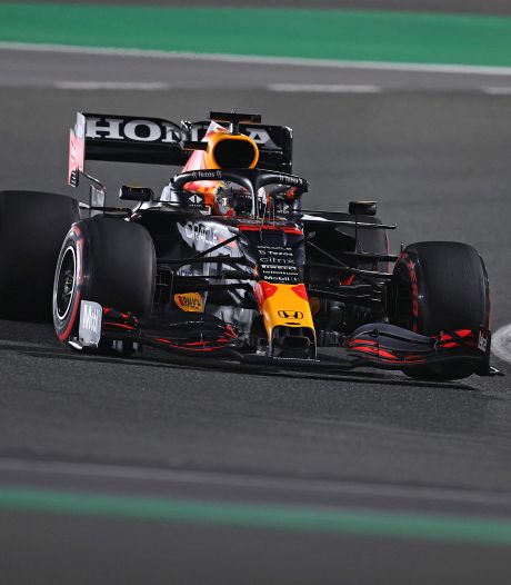 Lewis Hamilton met groot machtsvertoon naar pole, Max Verstappen 'split' Mercedessen