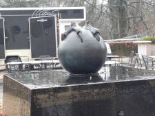 Verbijstering alom over diefstal adelaar en beeld van parachutist bij Airborne Museum Hartenstein