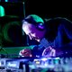 Deze wat stijve, Britse oud-wereldkampioen snooker is nu dj op de grootste popfestivals - en dan de muziek waarméé