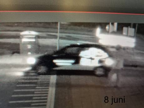 Automobilist op foto meldt zich als getuige van de verdachte bommenleggers van Elderhof 