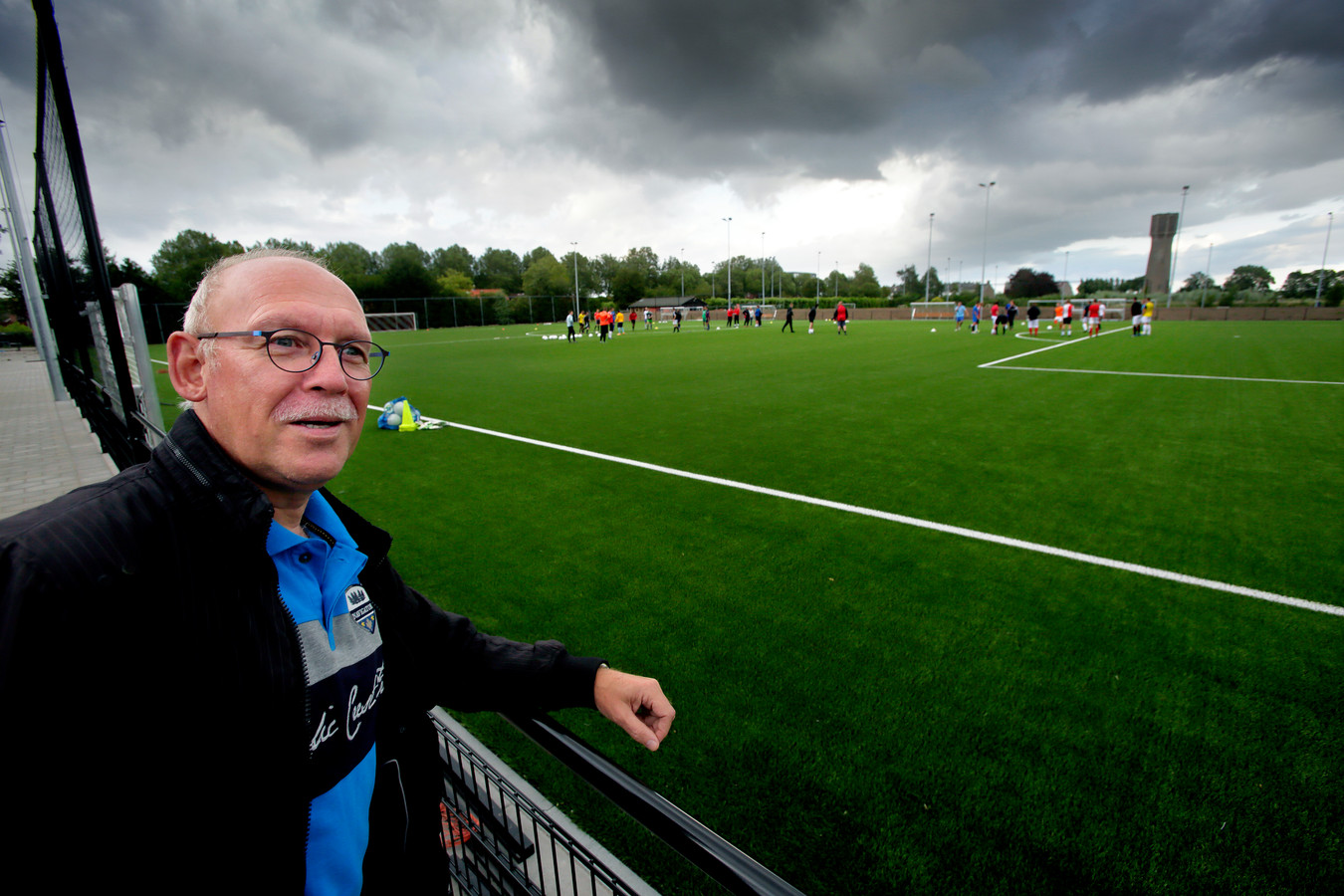 Oudvoorzitter roept nu als speaker spelers van zijn zoon veld op ‘Harrie! Muziekkie!’ Foto