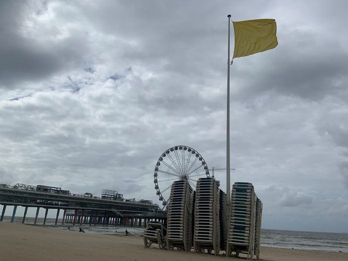 Gele vlag op scheveningen: 'Gevaarlijk om te zwemmen'