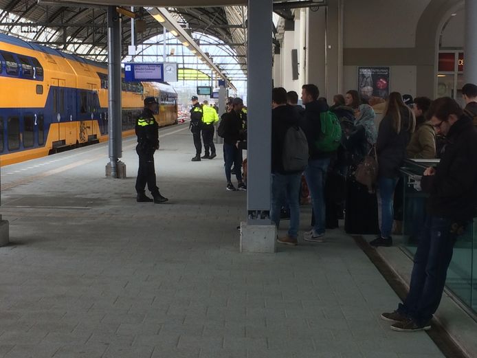 Station zwolle, vanmiddag rond 12.45 uur