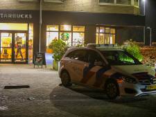 Zwerver zet boel op stelten bij Starbucks in Apeldoorn