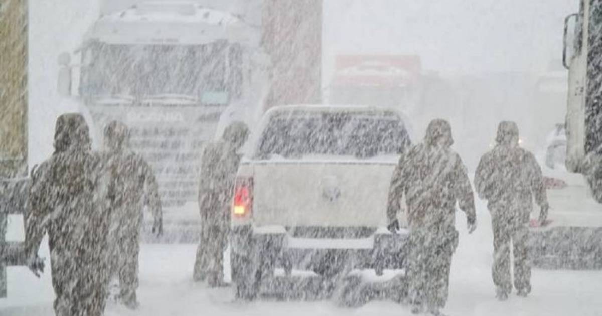 Dramma sulla neve: centinaia di persone sono bloccate da forti nevicate al confine tra Argentina e Cile |  All’estero