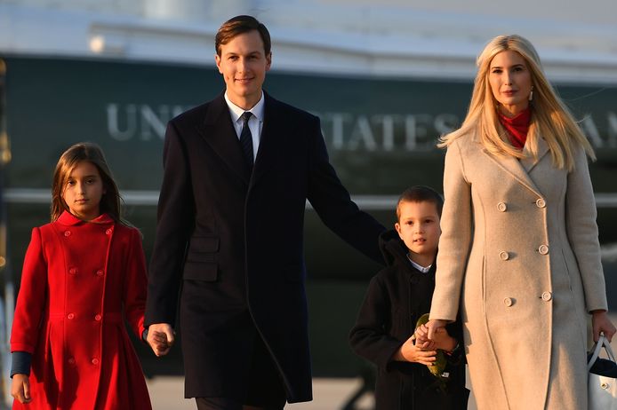 Ivanka Trump met haar echtgenoot Jared Kushner en hun kinderen Arabella en Joseph.