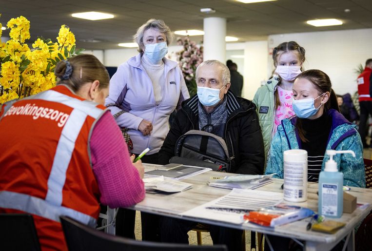 Oekraïense vluchtelingen in de Amsterdamse RAI. Beeld ANP
