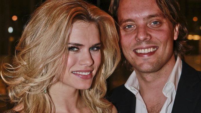 Nicolette van Dam ten huwelijk gevraagd op eiland Show AD