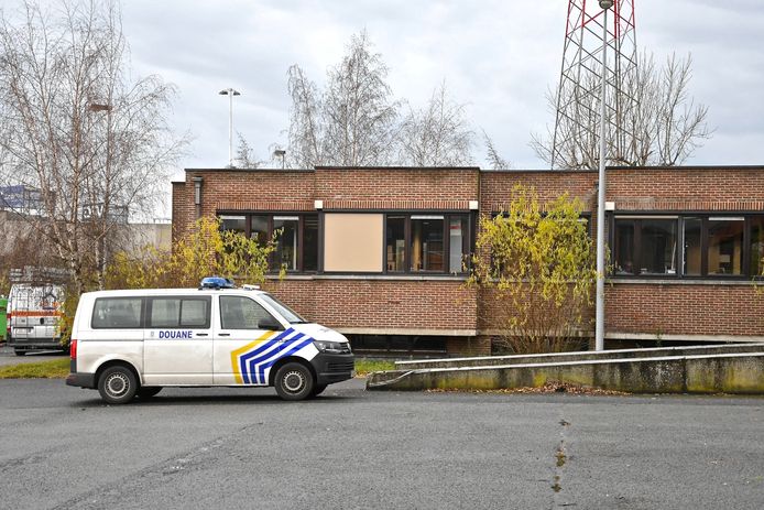 De douane op LAR-Zuid in Rekkem trok ondertussen weg uit het gebouw, sindsdien staat het leeg