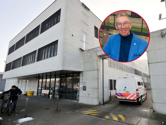 Directeur Ton Golstein van de Almelose gevangenis de Karelskamp.