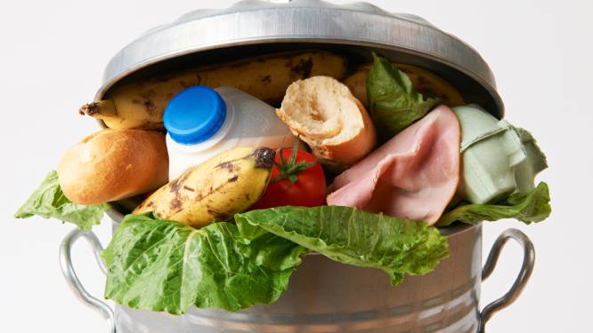 “Entre 250 et plus de 400 euros gaspillés par an”: jetez-vous trop rapidement vos aliments?