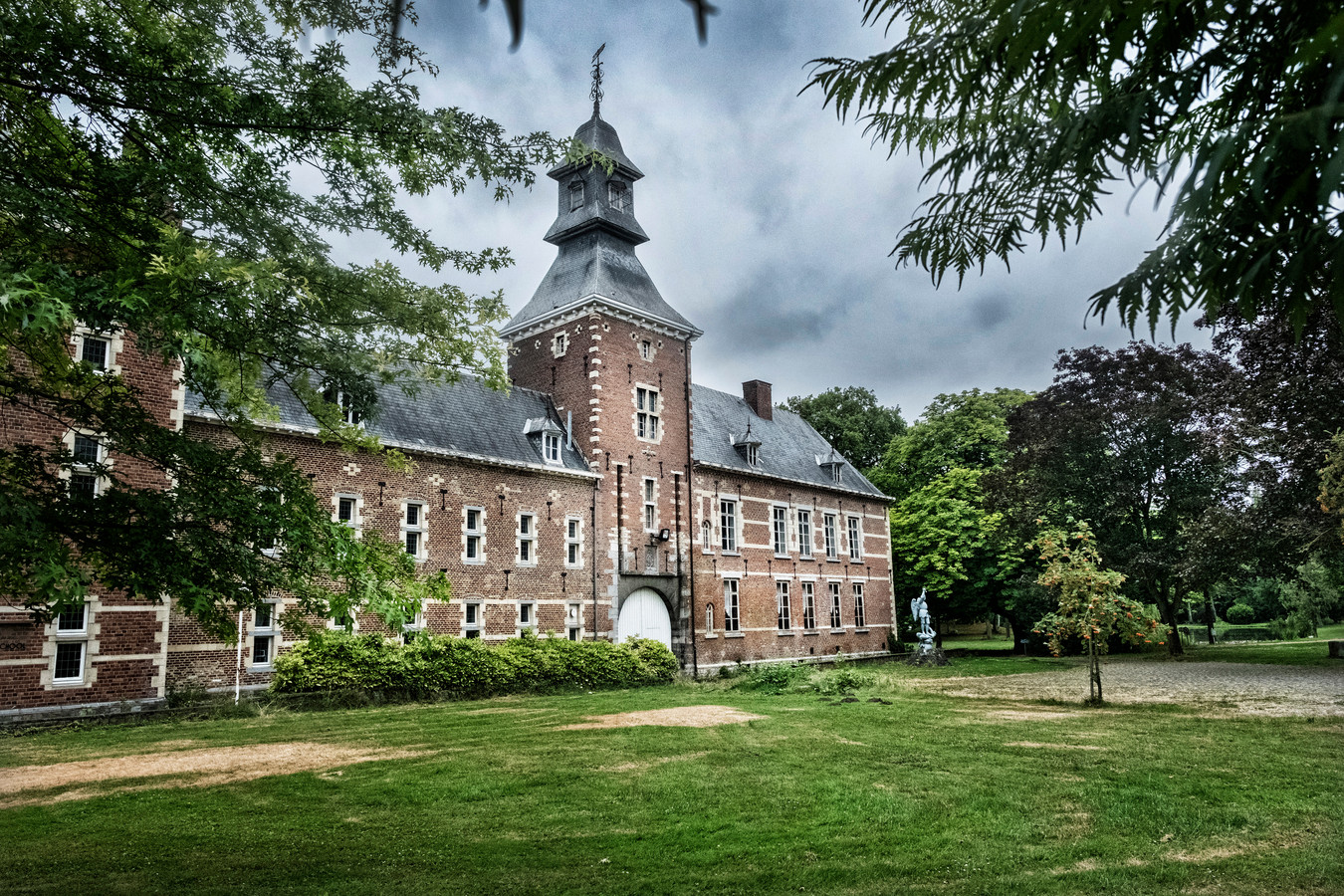 Stad SintTruiden wil verloederd kasteel Terbiest dan toch kopen van