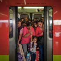 ‘Als je zo graag een vrouw wilt zijn, trek dan een jurk aan!’ beet ze me toe. ‘Ga weg!’ Ik voelde me beschaamd