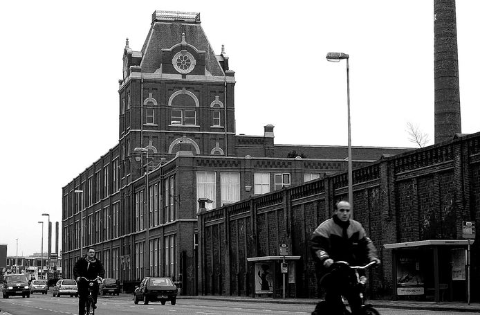 De muur van Jannink is geen muur meer, maar een ruïne Enschede AD.nl