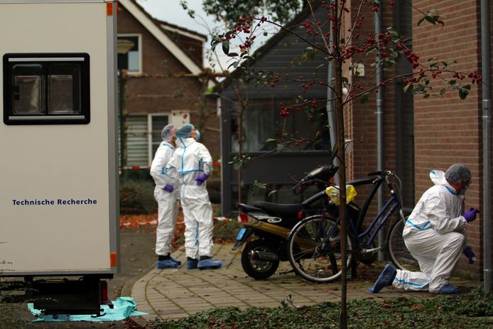 Onderzoek aan de Breebroek in Rijen nadat er een dode man is gevonden.