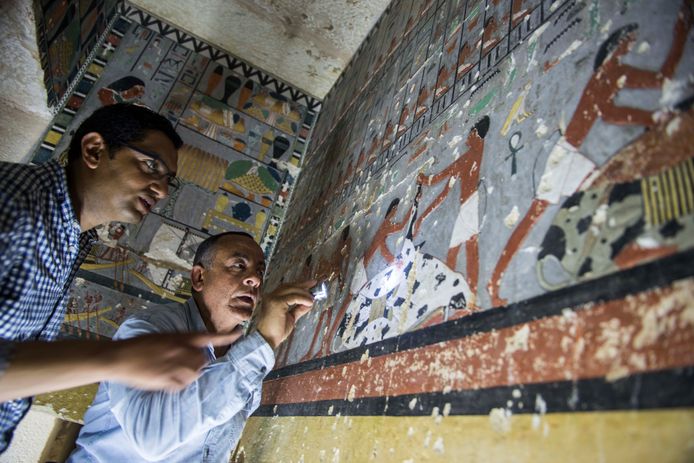 De muurschilderingen in het graf van Kuwhy in Saqqara leggen mogelijk geheimen bloot over de status van klasse van de edelmannen waartoe Kuwhy behoorde.