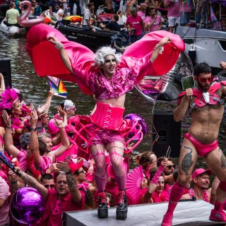 Canal Parade 2025: een rustige, wel activistische, maar vooral goedmoedige generale voor World Pride