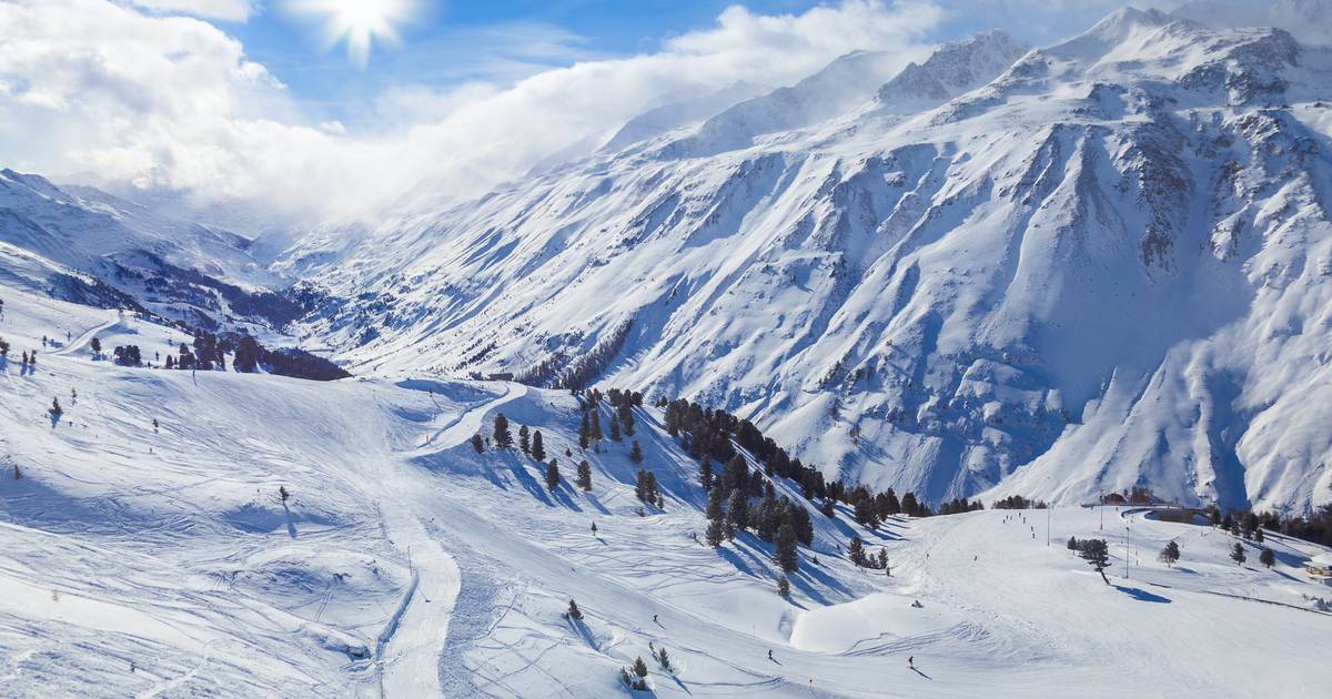 A German tourist (28) died in an avalanche in Austria  outside