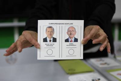 Met 40 procent van de stemmen geteld: staatsmedia roepen huidig president Erdogan al uit tot winnaar van Turkse presidentsverkiezingen