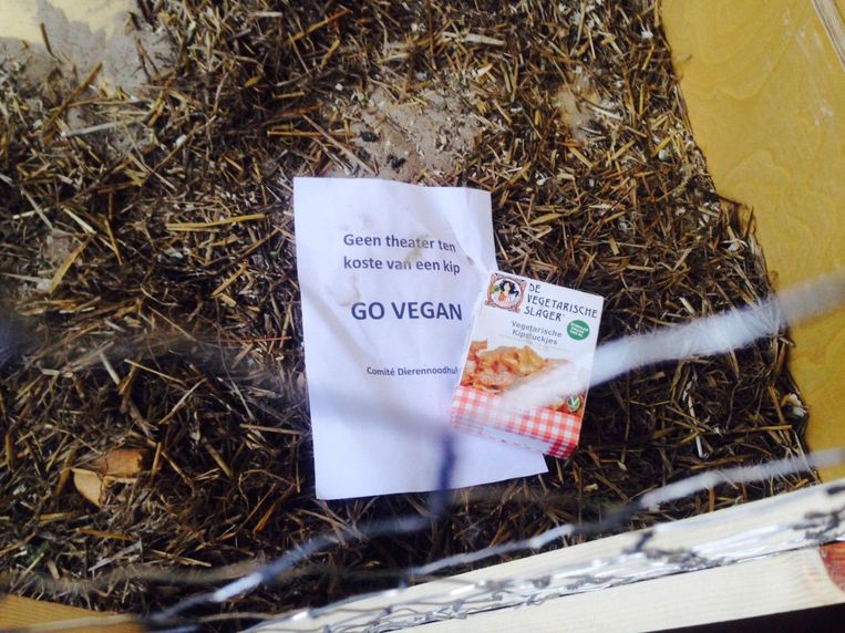Van de Werd liet een briefje en pakje vegetarische stukjes achter. Beeld -
