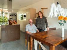 Liesbeth en Jos verkopen een bijzonder huis: ‘We wonen in de ‘o’ van Amersfoort’