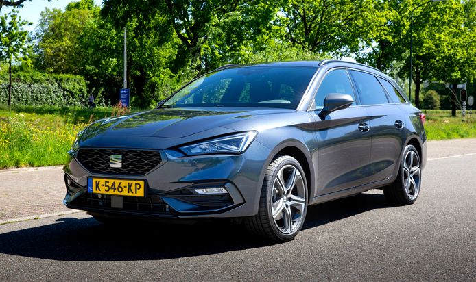 Seat leon deals sportstourer phev