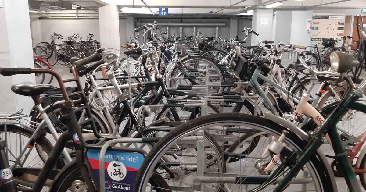 politie-worstelt-met-gestolen-fietsen-na-inval-enschedese