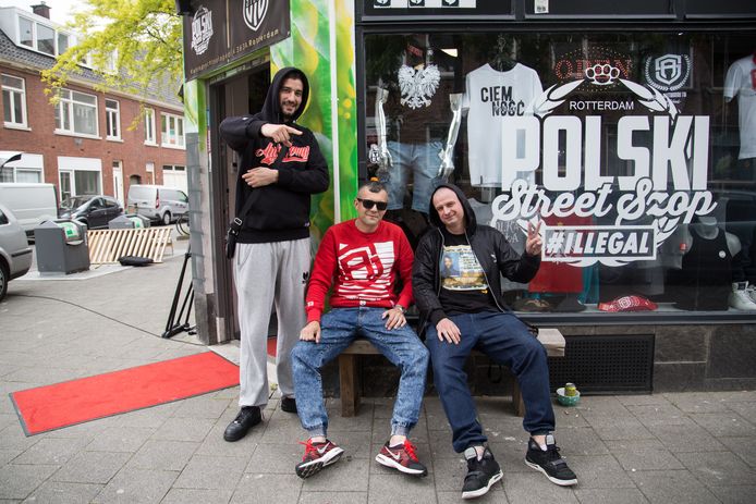 Wat begon als een portret, eindigde bij deze Poolse mannen in een groepsfoto.