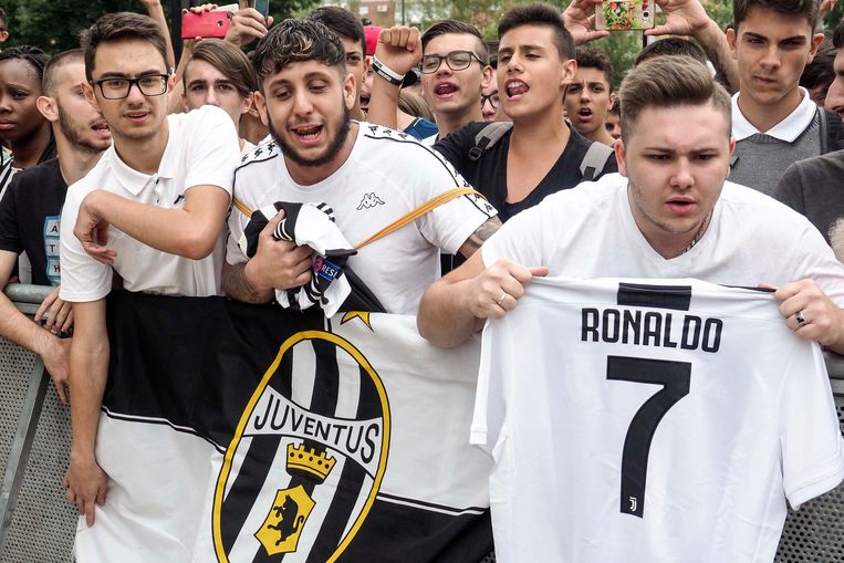 dodelijk Buitenshuis Begroeten Ronaldo-shirtjes leverden Juventus al 50 miljoen op | De Morgen