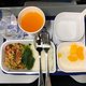 KLM test als eerste luchtvaartmaatschappij hergebruikte maaltijdbakjes