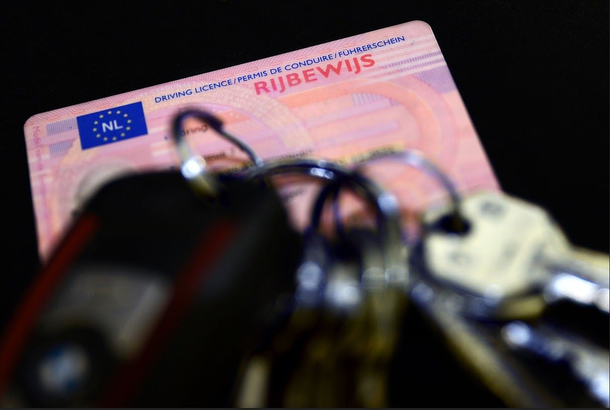 Bestuurder Zonder Rijbewijs Gaat Voor De Derde Keer De Fout In Politie 