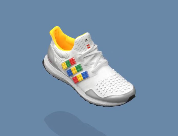 Lang Afhankelijkheid Glad Adidas lanceert legoschoen die je kan versieren met echte legoblokjes | Het  leukste van het web | hln.be