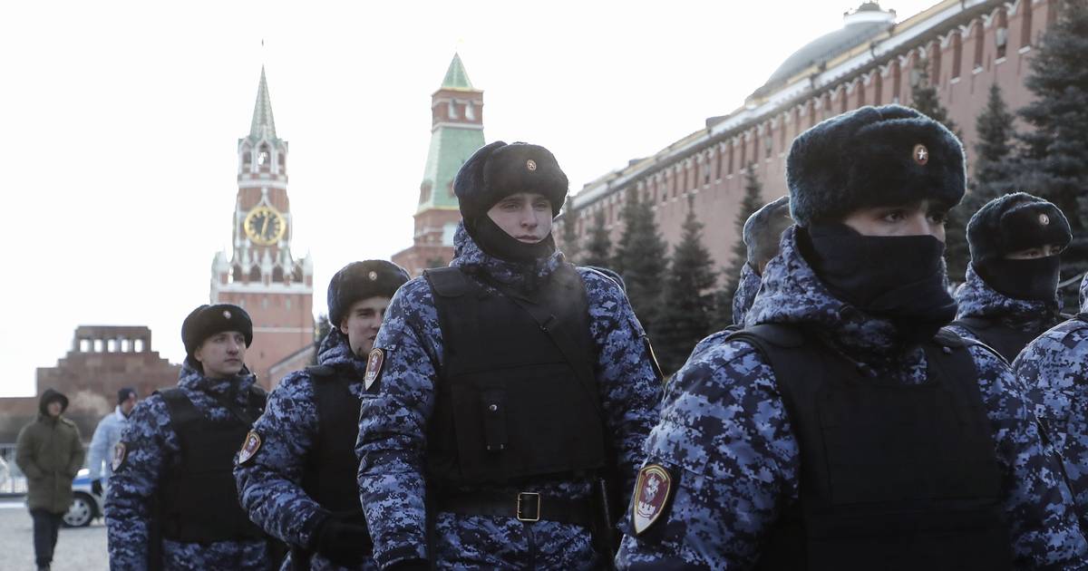 Mobilized women of Russia protest in the Kremlin  outside