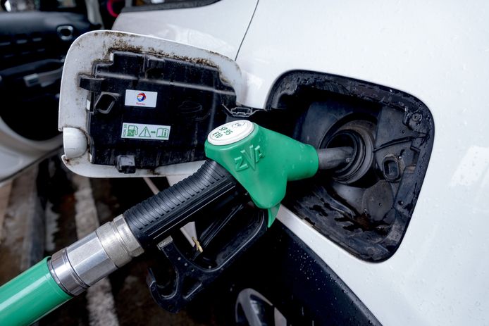 Carburants : pourquoi quand on fait le plein, faut-il absolument respecter  le petit clic ?