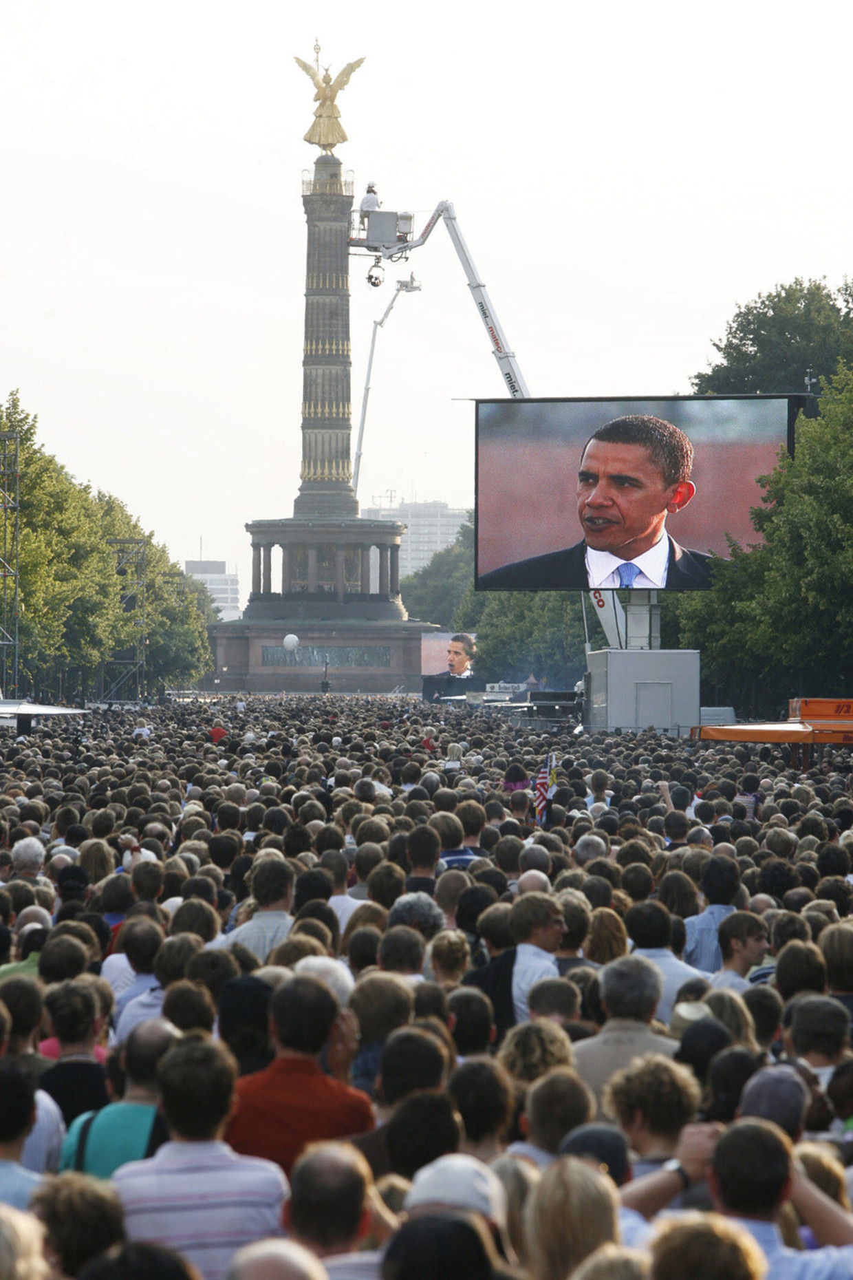 Obama tijdens zijn speech in 2008 in Berlijn Beeld anp