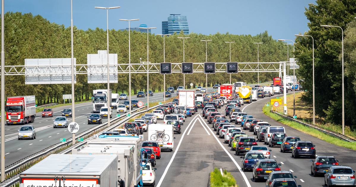 Vertraging op A28 bij ’t Harde door ongeluk.